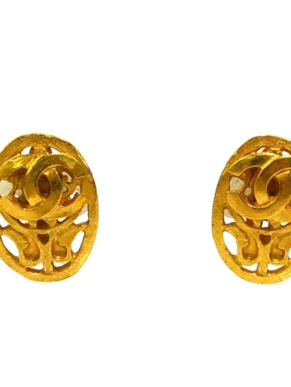 CHANEL Vintage CC Logo Clip on Earrings Gold Metal